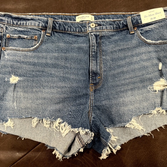 Abercrombie & Fitch The Mom Short High Rise Distressed Shorts Sz 35/20-NWT - Picture 1 of 4